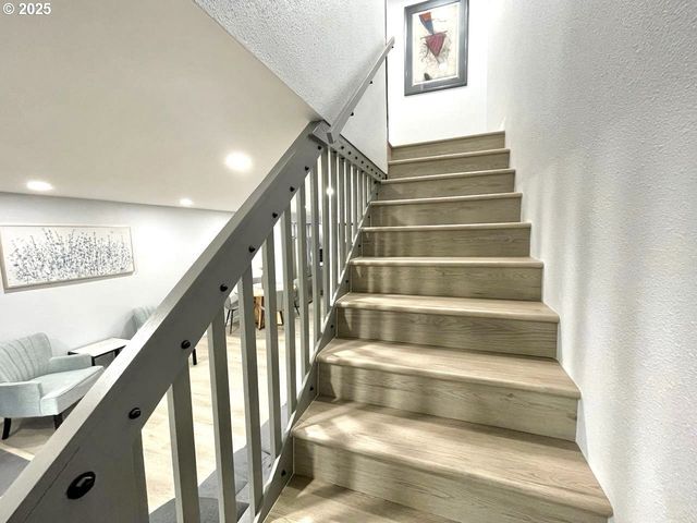 344 CERVANTES Cir, Lake Oswego, OR 97035