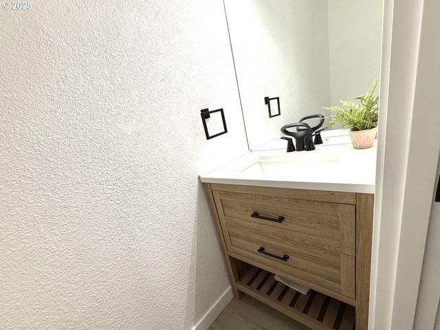 344 CERVANTES Cir, Lake Oswego, OR 97035