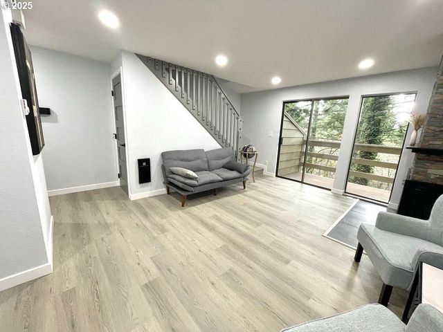 344 CERVANTES Cir, Lake Oswego, OR 97035