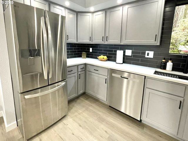 344 CERVANTES Cir, Lake Oswego, OR 97035