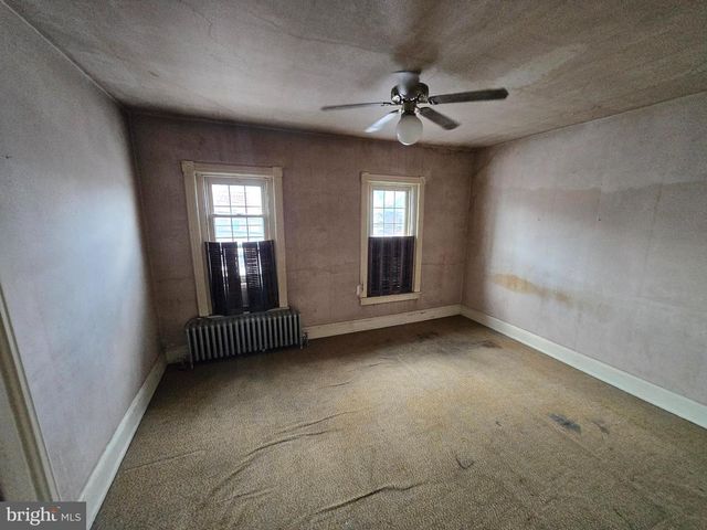 222 W HIGH ST, Womelsdorf, PA 19567