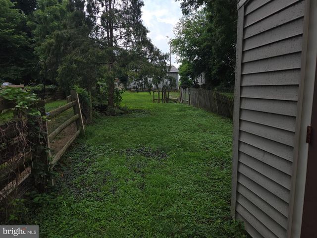 222 W HIGH ST, Womelsdorf, PA 19567