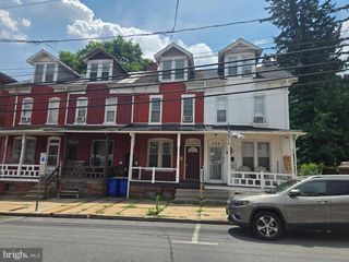 222 W HIGH ST, Womelsdorf, PA 19567