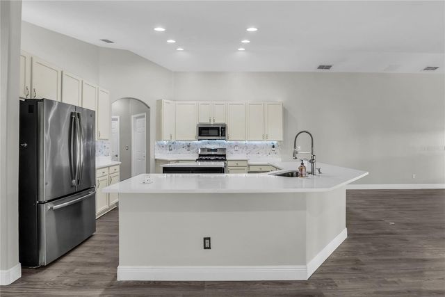2466 HOLLY BERRY CIRCLE, Clermont, FL 34711