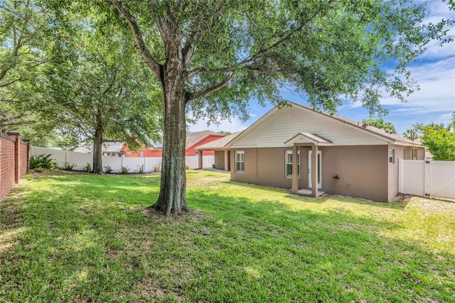 2466 HOLLY BERRY CIRCLE, Clermont, FL 34711