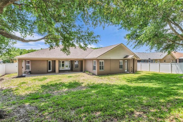 2466 HOLLY BERRY CIRCLE, Clermont, FL 34711