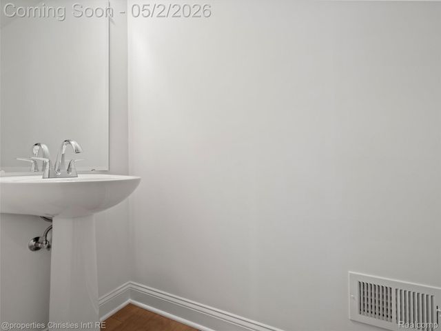 3318 Roseford Boulevard, Ann Arbor, MI 48105