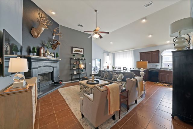 10864 Irish Glen Trail, Fort Worth, TX 76052