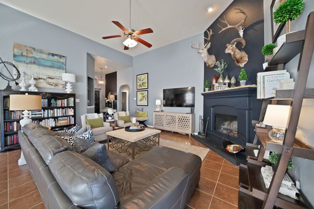 10864 Irish Glen Trail, Fort Worth, TX 76052