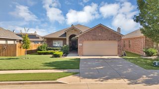 10864 Irish Glen Trail, Fort Worth, TX 76052