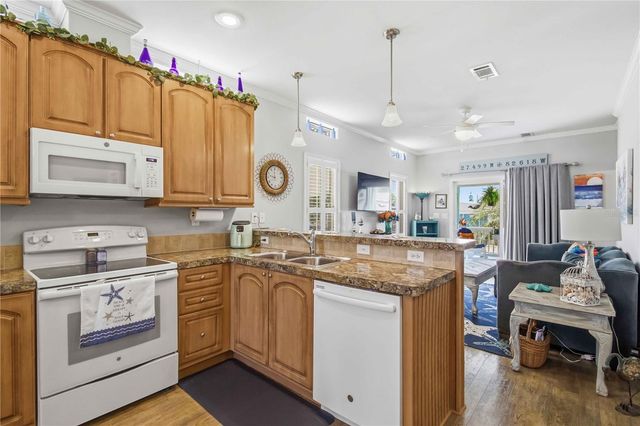 915 50TH AVENUE W, Bradenton, FL 34207