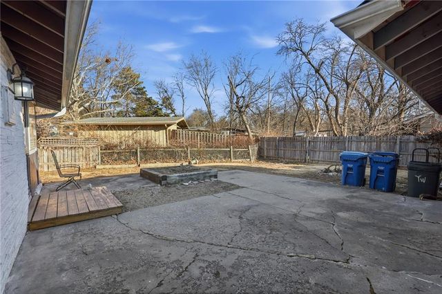 7725 Lamar Avenue, Prairie Village, KS 66208