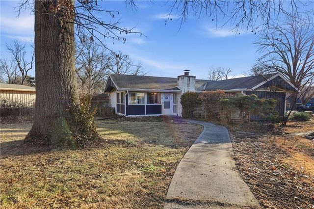 7725 Lamar Avenue, Prairie Village, KS 66208