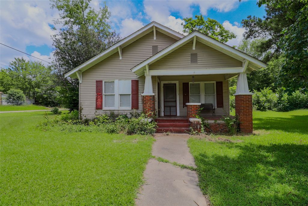518 N Green Street, Grand Saline, TX 75140