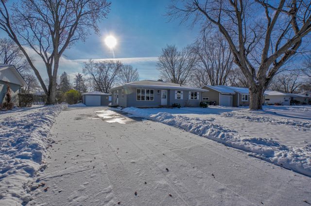 1542 Aldrich Avenue, Hudson, WI 54016