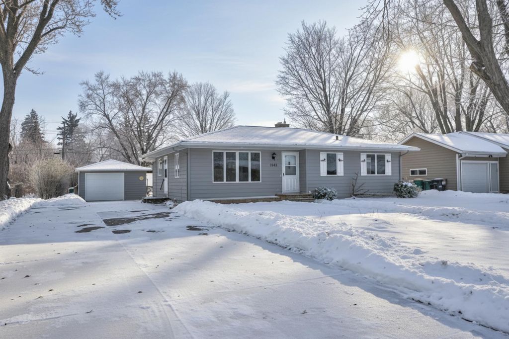 1542 Aldrich Avenue, Hudson, WI 54016