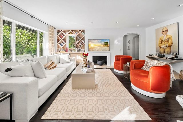 2729 N Bay Rd, Miami Beach, FL 33140