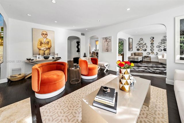 2729 N Bay Rd, Miami Beach, FL 33140