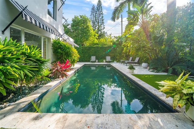 2729 N Bay Rd, Miami Beach, FL 33140