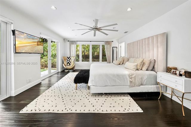 2729 N Bay Rd, Miami Beach, FL 33140