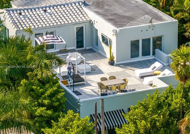 2729 N Bay Rd, Miami Beach, FL 33140