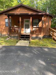 1729 Huckleberry Rd, Monterey, TN 38574