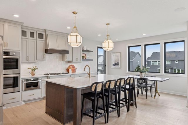 4167 Arbor Drive, Woodbury, MN 55129