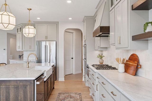 4167 Arbor Drive, Woodbury, MN 55129