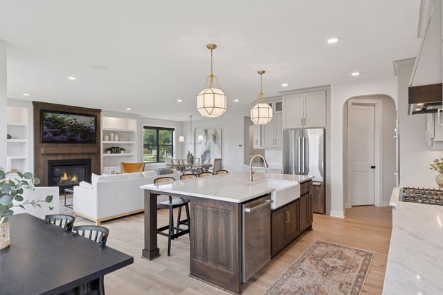 4167 Arbor Drive, Woodbury, MN 55129