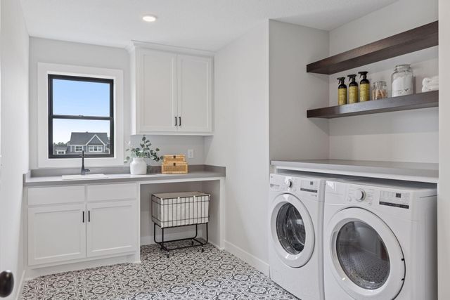 4167 Arbor Drive, Woodbury, MN 55129