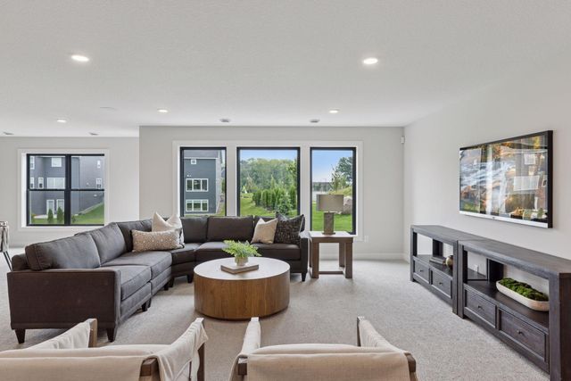 4167 Arbor Drive, Woodbury, MN 55129