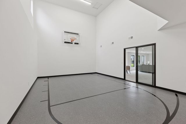 4167 Arbor Drive, Woodbury, MN 55129