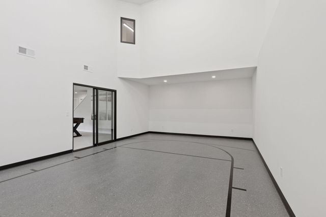 4167 Arbor Drive, Woodbury, MN 55129