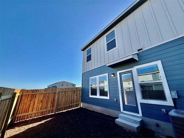 105 Calcite RD 5, Kyle, TX 78640