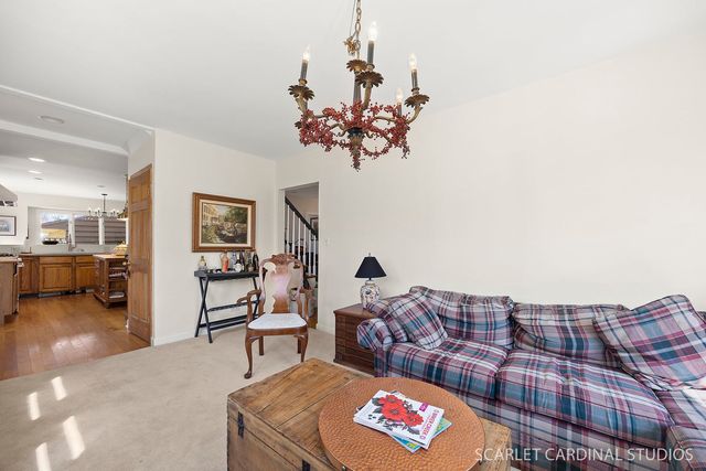 710 N Kenilworth Avenue, Glen Ellyn, IL 60137