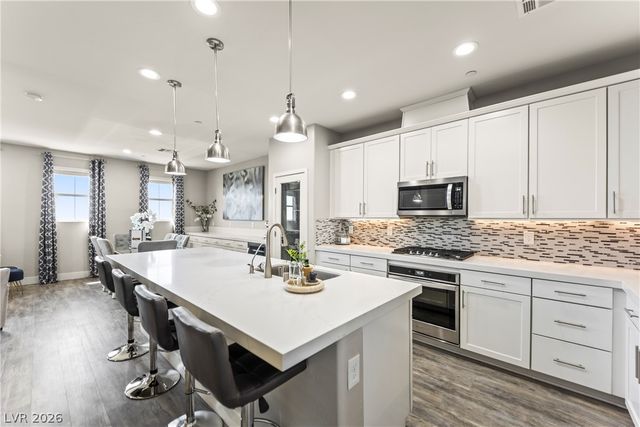 180 Petaluma Valley Drive, Las Vegas, NV 89138