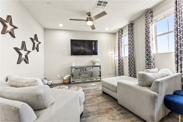 180 Petaluma Valley Drive, Las Vegas, NV 89138