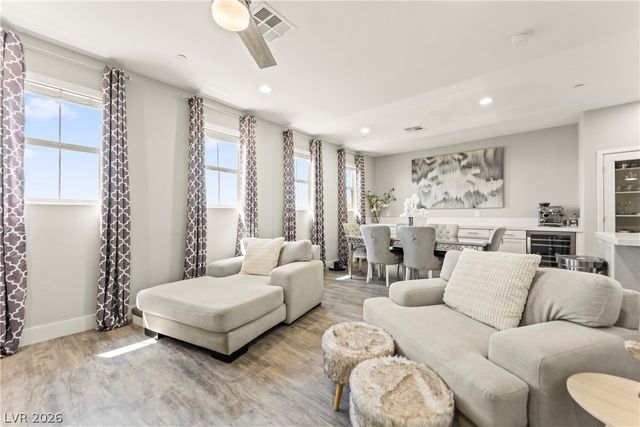 180 Petaluma Valley Drive, Las Vegas, NV 89138
