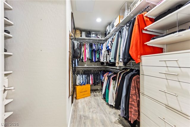180 Petaluma Valley Drive, Las Vegas, NV 89138