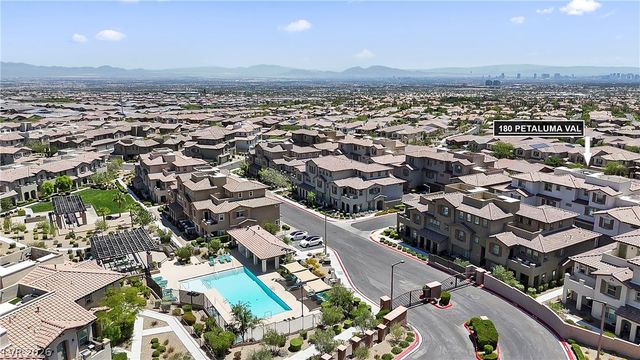 180 Petaluma Valley Drive, Las Vegas, NV 89138