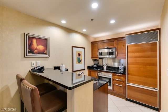 145 East HARMON Avenue 2102, Las Vegas, NV 89109