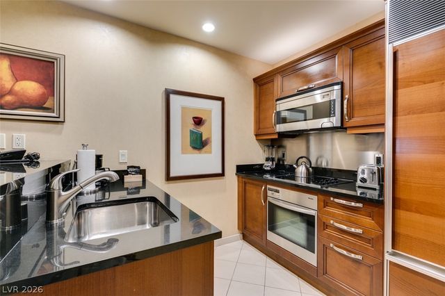 145 East HARMON Avenue 2102, Las Vegas, NV 89109