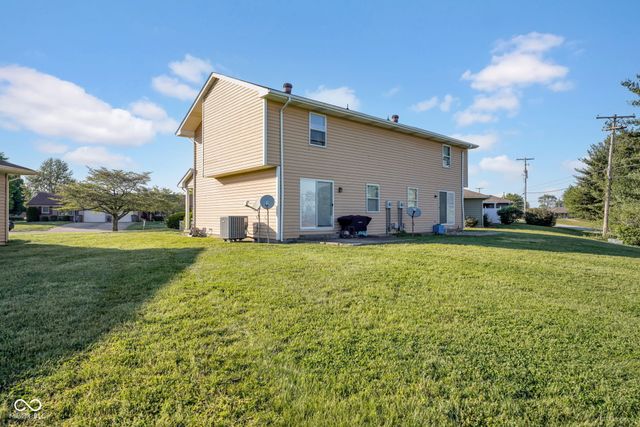 616-618 Hillcrest Circle, Seymour, IN 47274