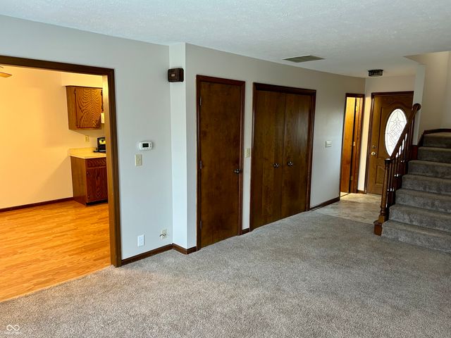 616-618 Hillcrest Circle, Seymour, IN 47274