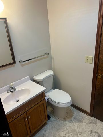 616-618 Hillcrest Circle, Seymour, IN 47274