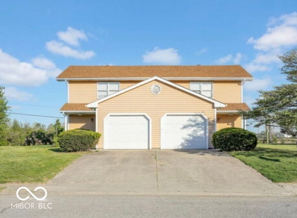 616-618 Hillcrest Circle, Seymour, IN 47274
