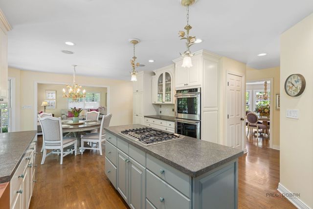 1730 Yale Court, Lake Forest, IL 60045