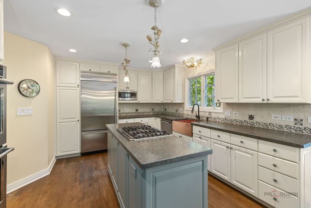 1730 Yale Court, Lake Forest, IL 60045