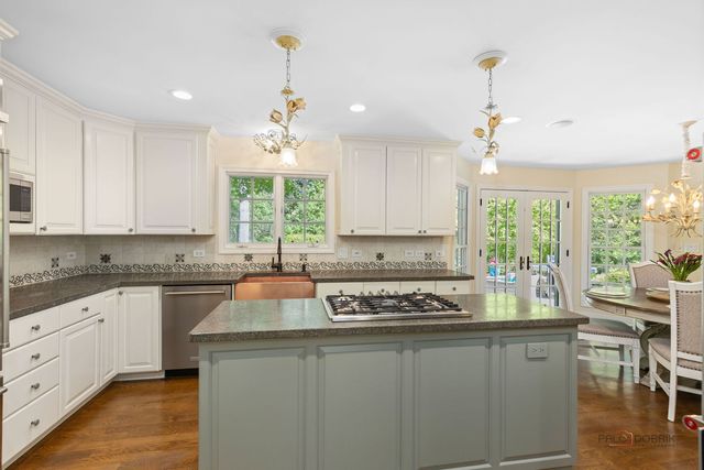 1730 Yale Court, Lake Forest, IL 60045