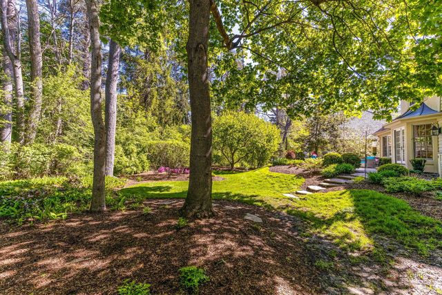 1730 Yale Court, Lake Forest, IL 60045